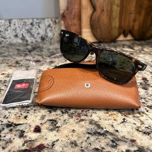 Women’s Rayban wayfarer - never worn